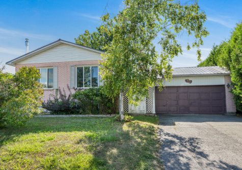 42 Chateau Crescent. Embrun, ON K0A1W1